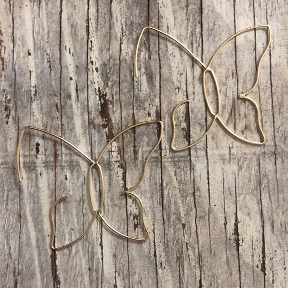 FREE when bundled! 🌞Butterfly Threader Hoops in Gold - Picture 3 of 4